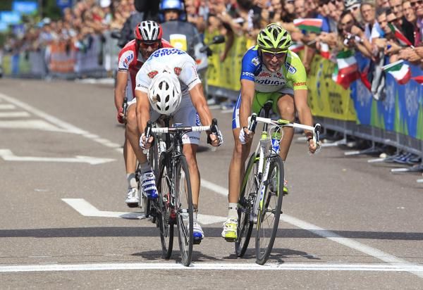 Moser is beaten to the line by Di Luca