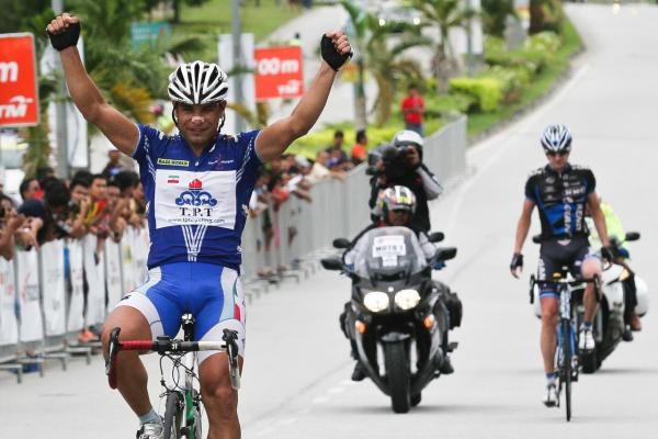 Mehdi Sohrabi (Tabriz Petrochemical Team) wins the stage and overall