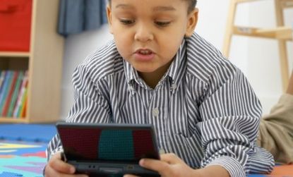Nintendo has warned that 3D gaming could have an "adverse effect on eyesight development" in children.