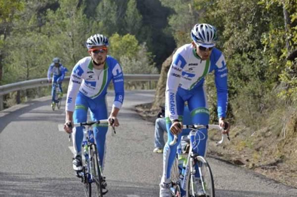Timon Seubert and Andreas Schillinger up out of the saddle