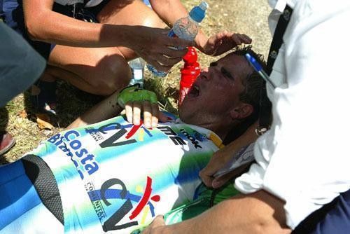 Manzano collapsed in stage 7 of the 2003 Tour Photo: &copy; Olympia