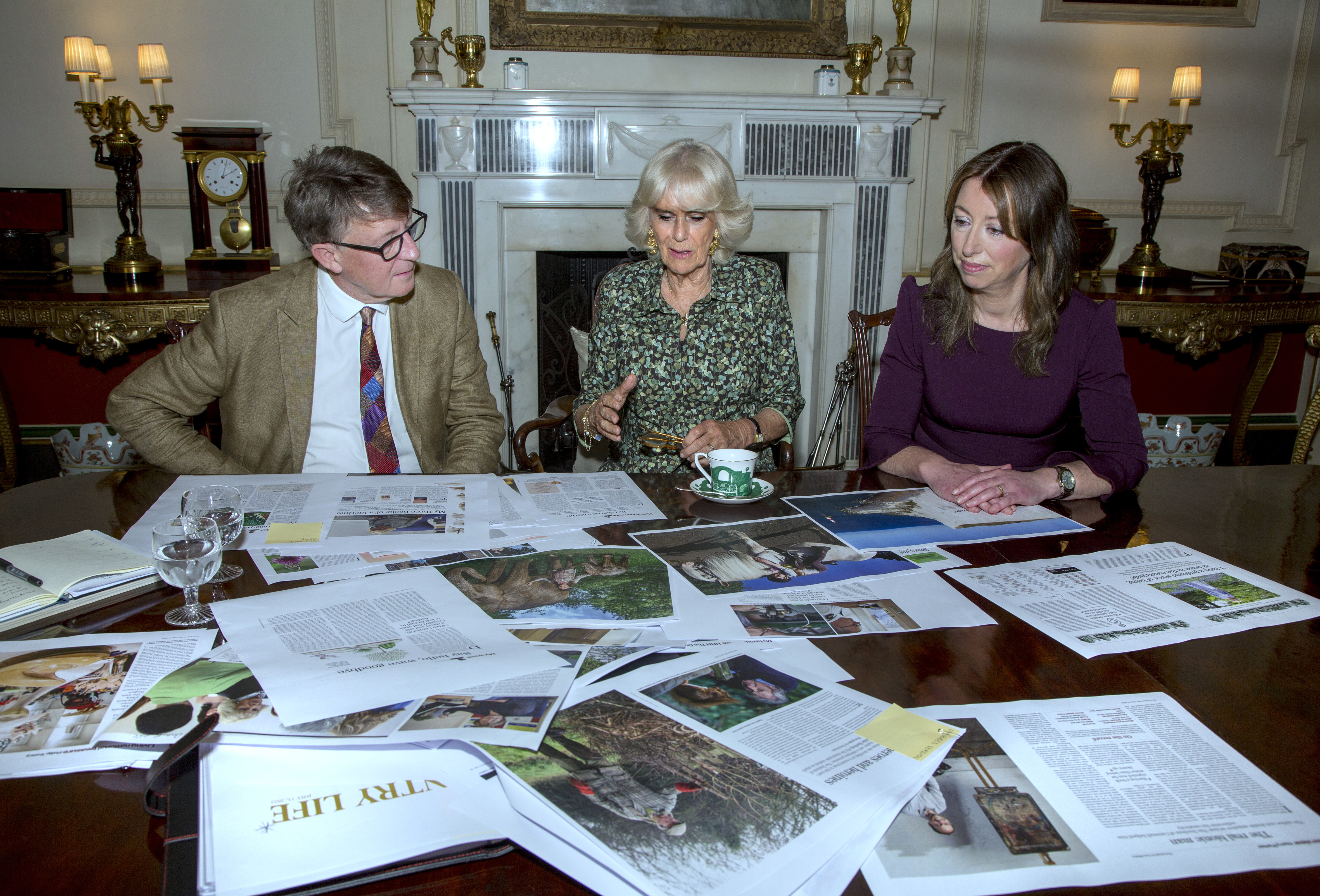 Paula Minchin with guest editor HM Queen Camilla, then Duchess of Cornwall, in 2022