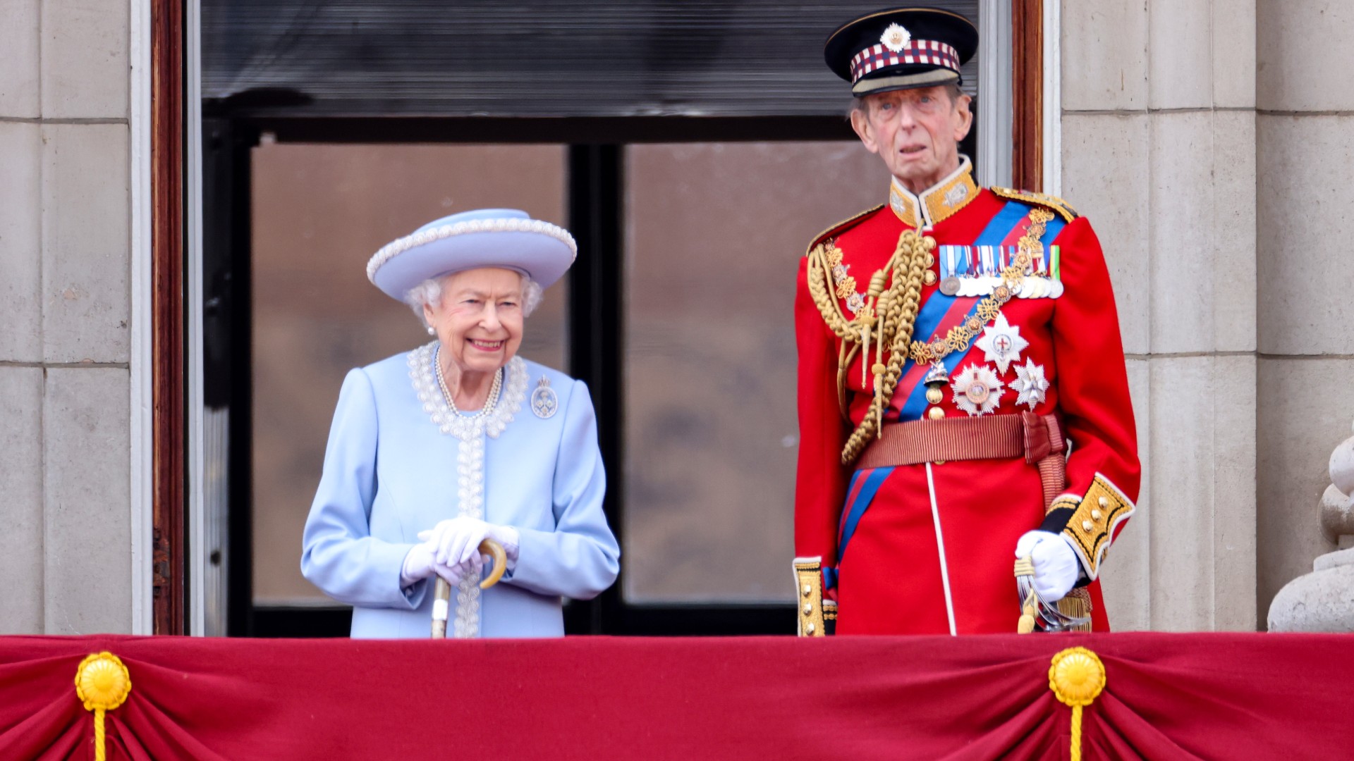 The Queen Makes First Appearance On Buckingham Palace Balcony At ...