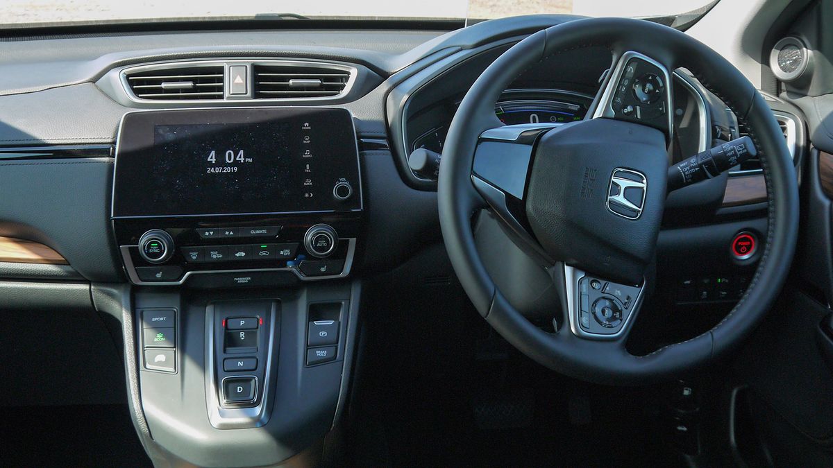The tech set-up inside the CR-V