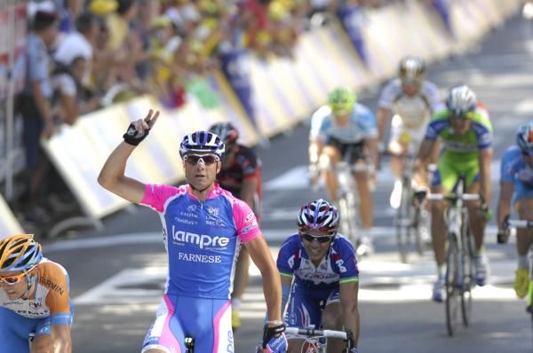 Alessandro Petacchi (Lampre-Farnese Vini) celebrates his second stage win of the Tour