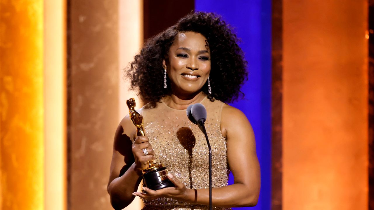  Angela Bassett accepts an honorary Oscar onstage during the Academy Of Motion Picture Arts &amp; Sciences&#039; 14th Annual Governors Awards at The Ray Dolby Ballroom on January 09, 2024