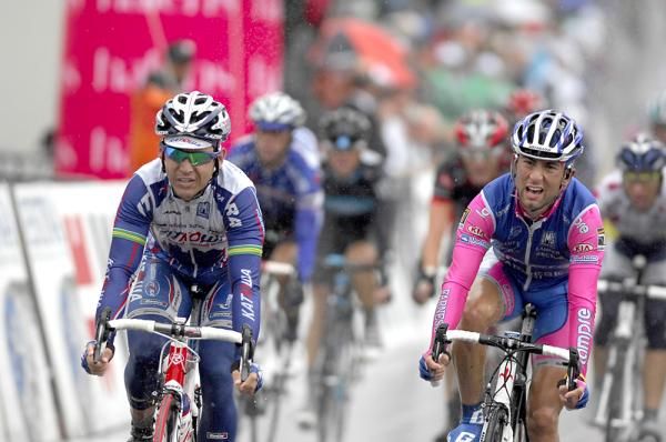 Robbie McEwen (Katusha) wins the bunch sprint for fourth.
