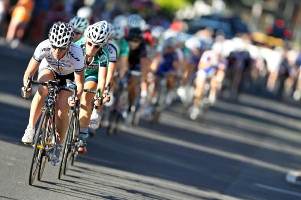 The pack line out during the criterium