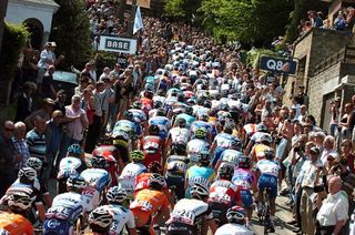 The peloton climbs the Mur de Huy.