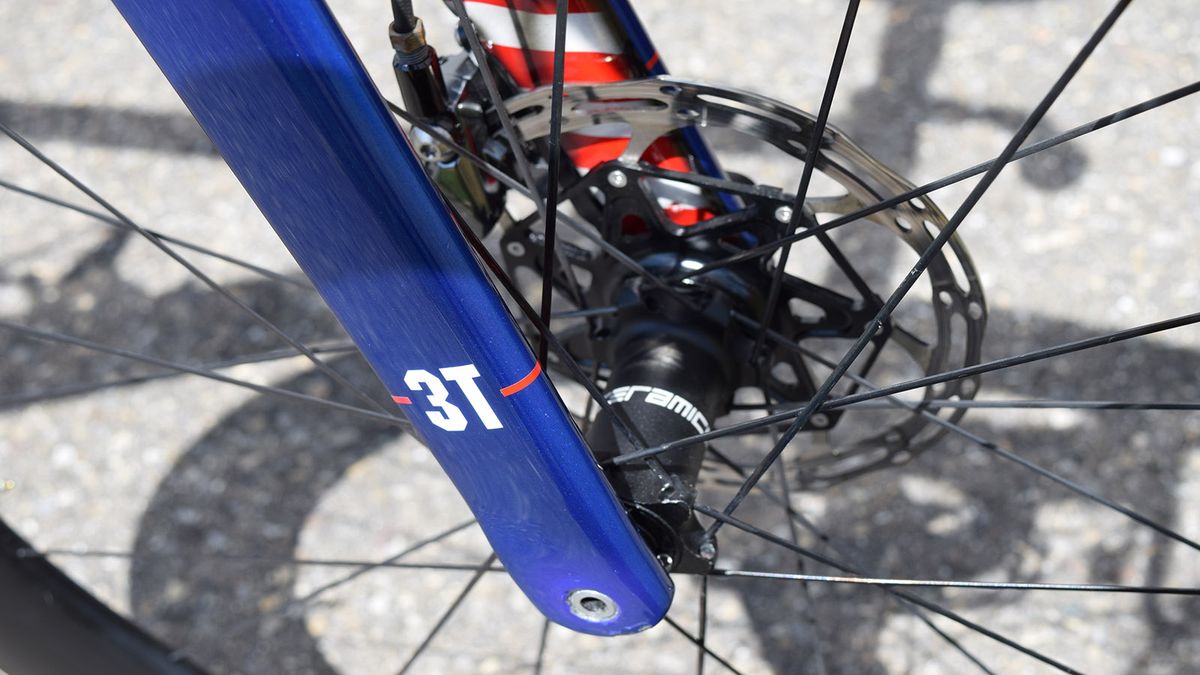 A look at the fork thru-axles, also note the decals denoting CeramicSpeed wheel bearings
