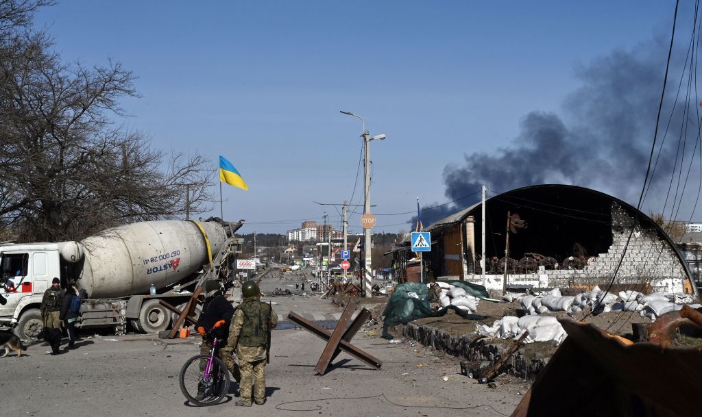 Ukrainian soldiers in Irpin, north of Kyiv