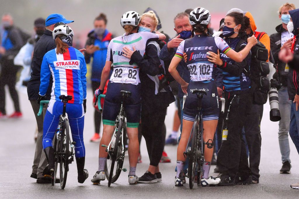 Lizzie Banks (&Eacute;quipe Paule Ka) and Lizzie Deignan (Trek-Segafredo)