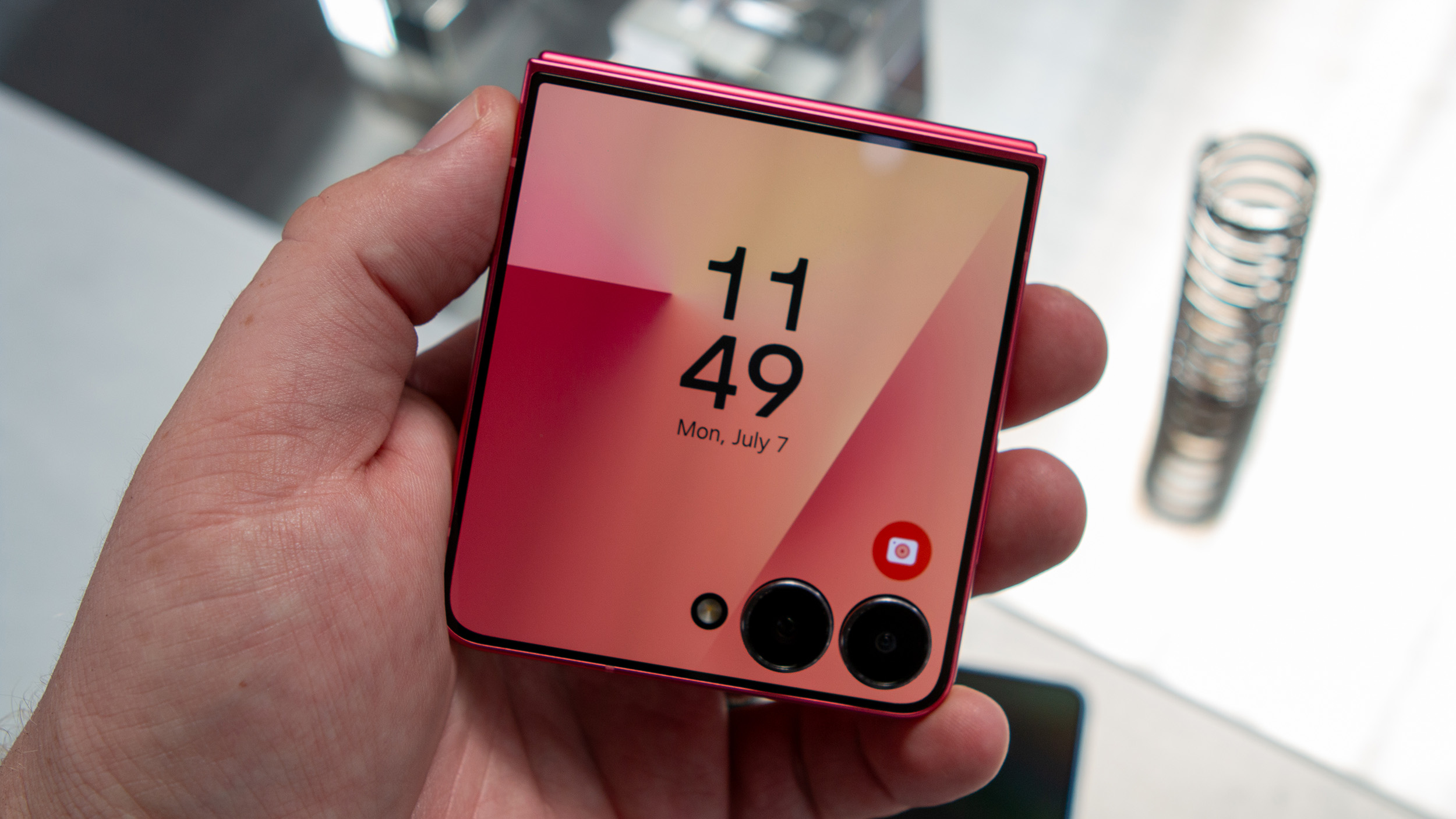 Samsung Galaxy Z Flip 7 Cover Screen hands-on