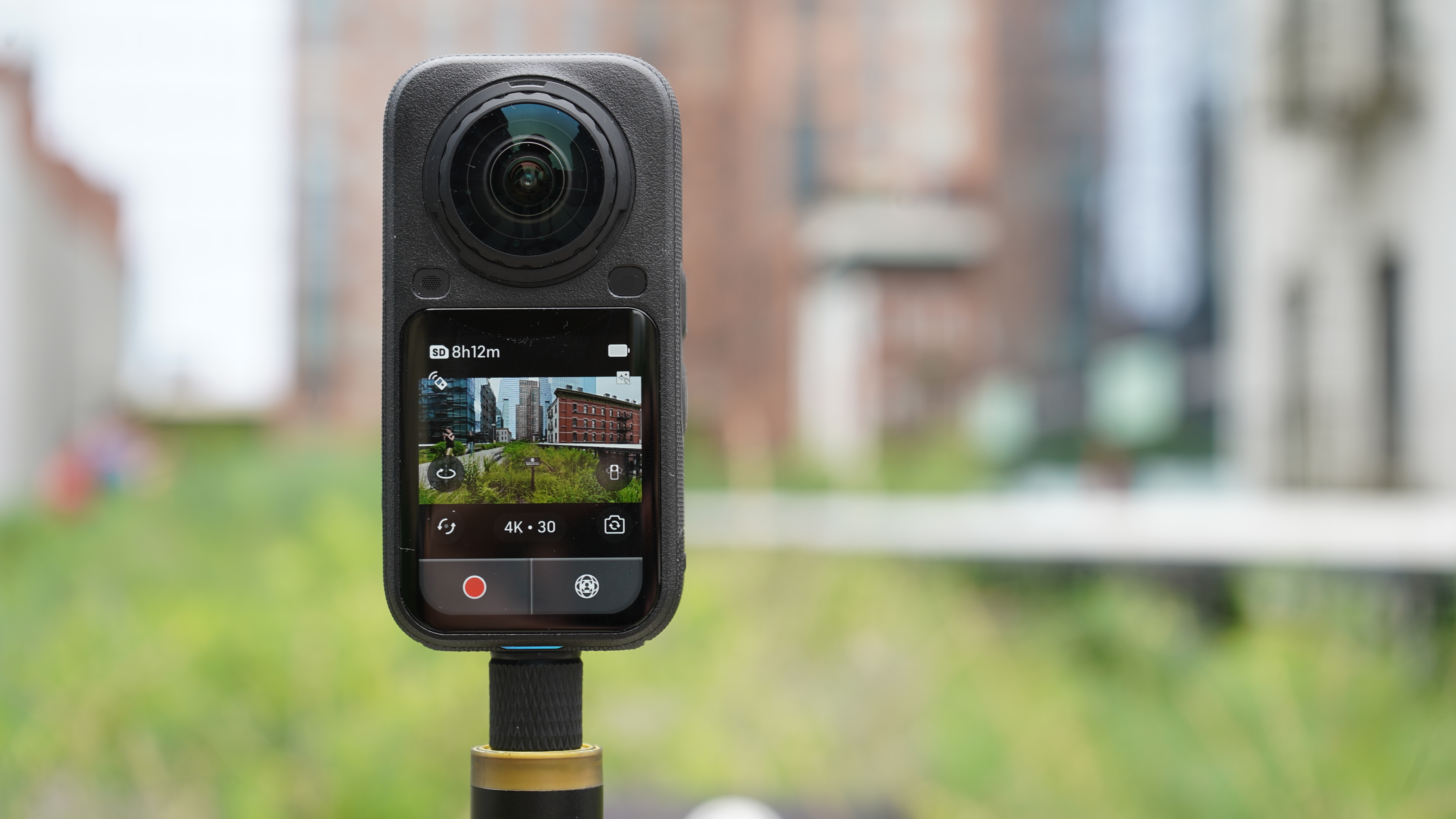 Insta360 X6 on the High Line in New York