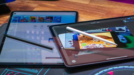 Photoshop app on the OnePlus Pad 3 and iPad Pro M4