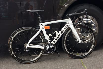 Pinarello f10 2025 sky team