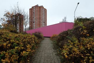 the route towards the pink tallinn art hall