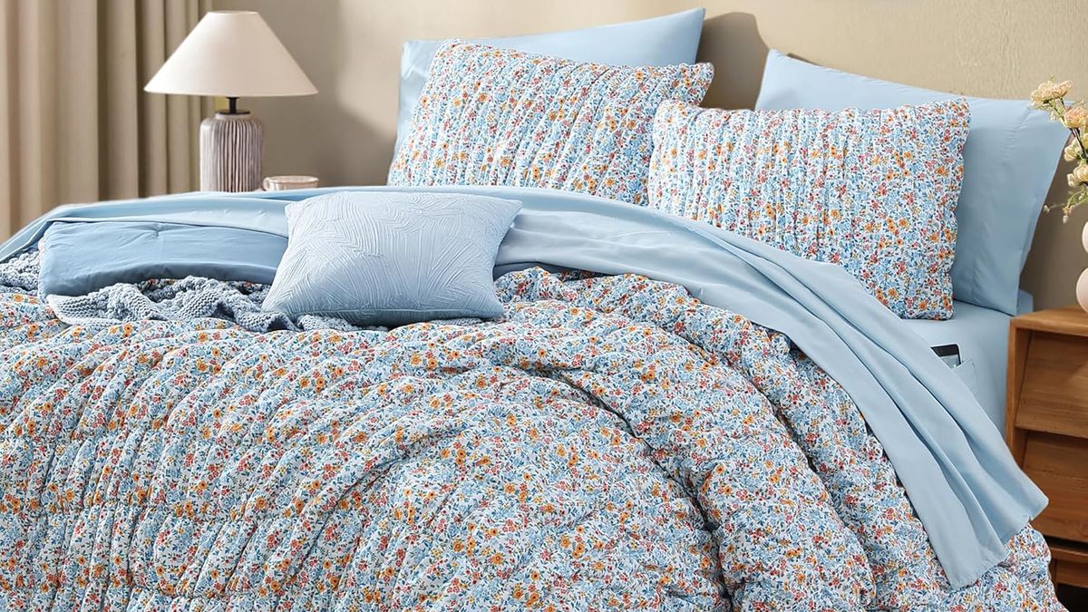 Bloomhaven Floral Bed Set in Blue at Amazon