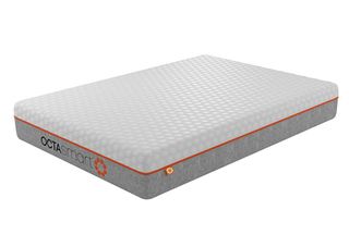 Dormeo mattress sales, deals and discount codes: Image of the Dormeo Octasmart Hybrid Plus Mattress with white top and grey base