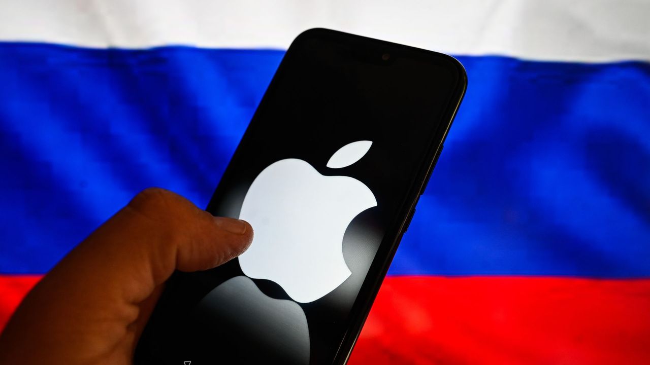 Apple removes custom VPN clients from Russian App Store amid Telegram crackdown