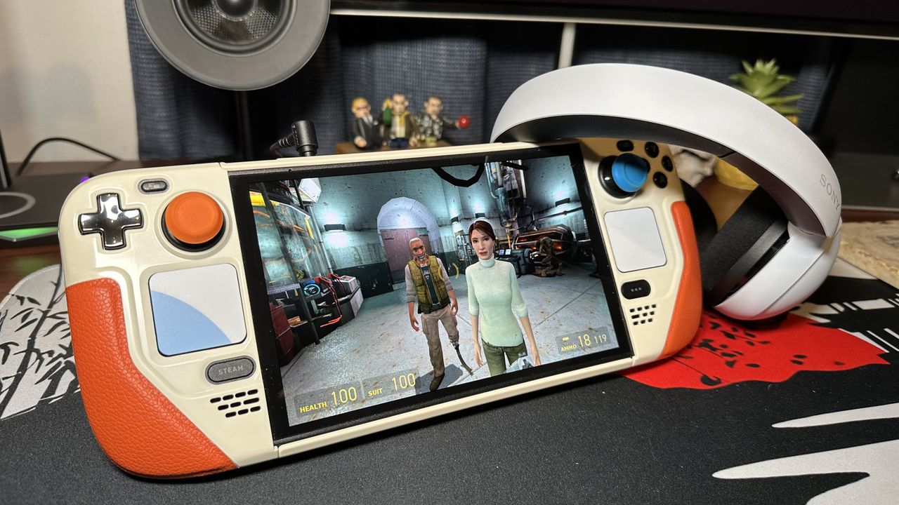 Sony Inzone H5 - connected to Steam Deck OLED