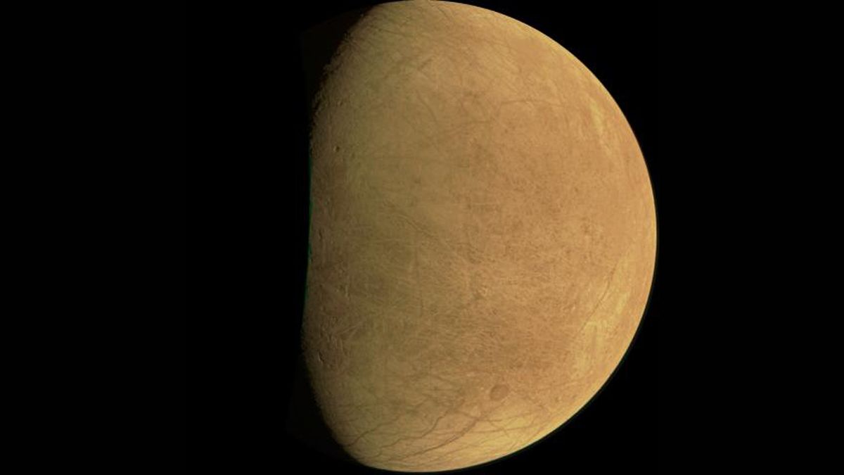 하아!  22년 전 바다 유로파에서 목성의 위성을 가장 가까이에서 본 모습