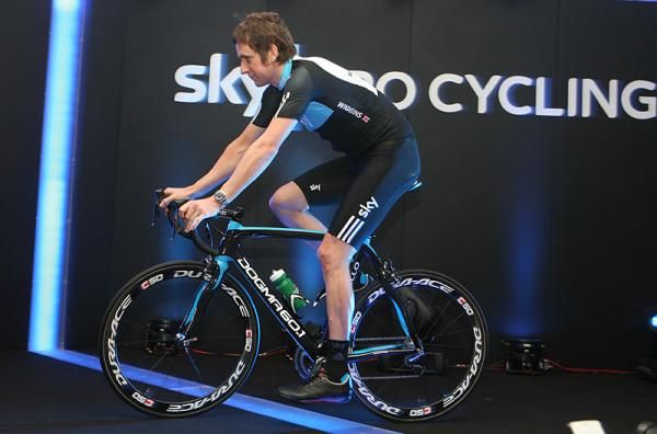 Bradley Wiggins rolls out on his new Pinarello