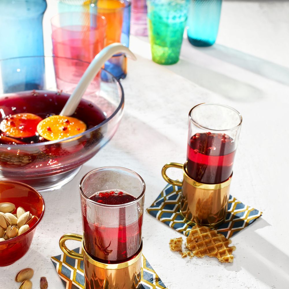 Drink, Punsch, Food, Mulled wine, Ingredient, Cuisine, Liqueur, Distilled beverage, Dish, Tea,