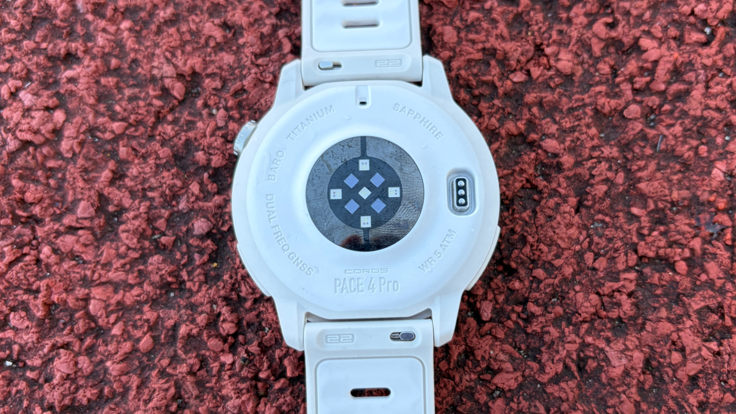Coros Pace 4 Pro HR sensor