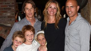 julia roberts and her husband with their children