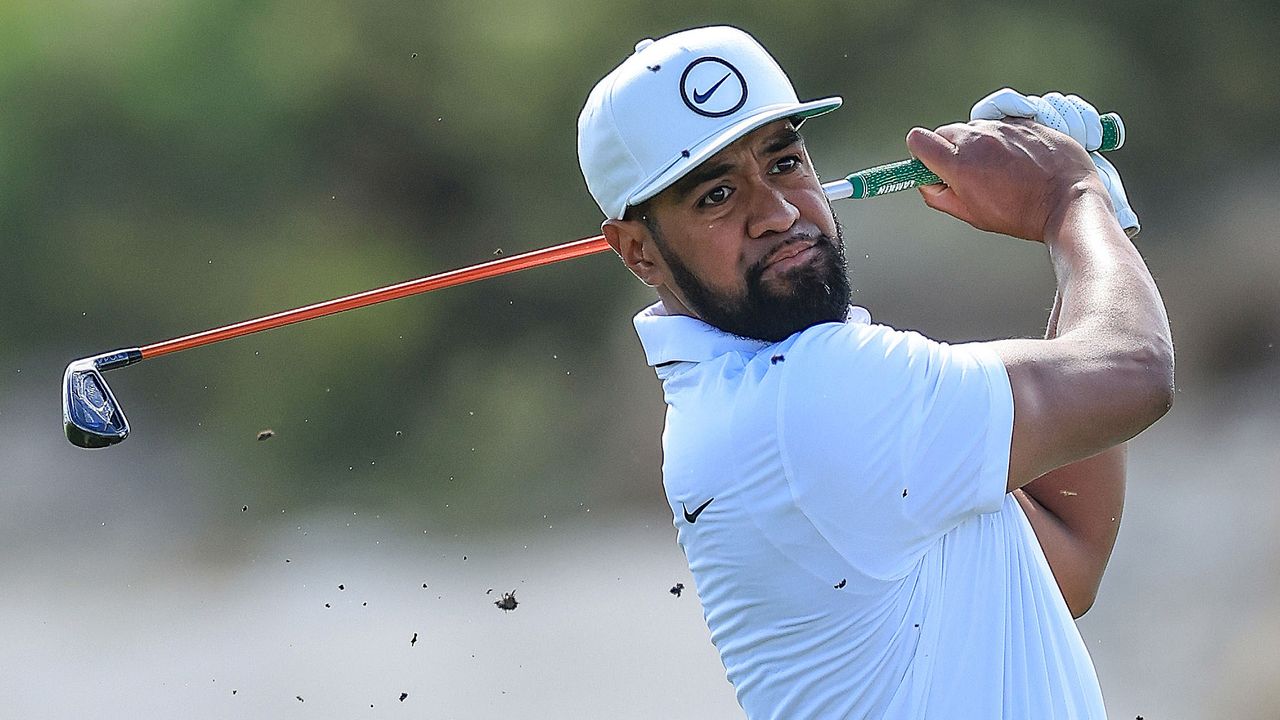 Mexico Open: Tony Finau hitting his nike driving iron