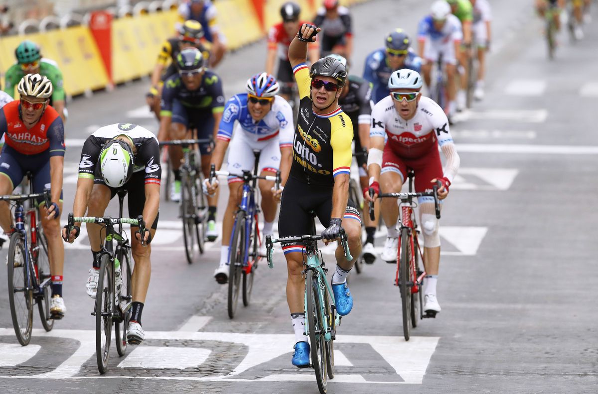 Dylan Groenewegen (LottoNL-Jumbo) had time to celebrate with one arm