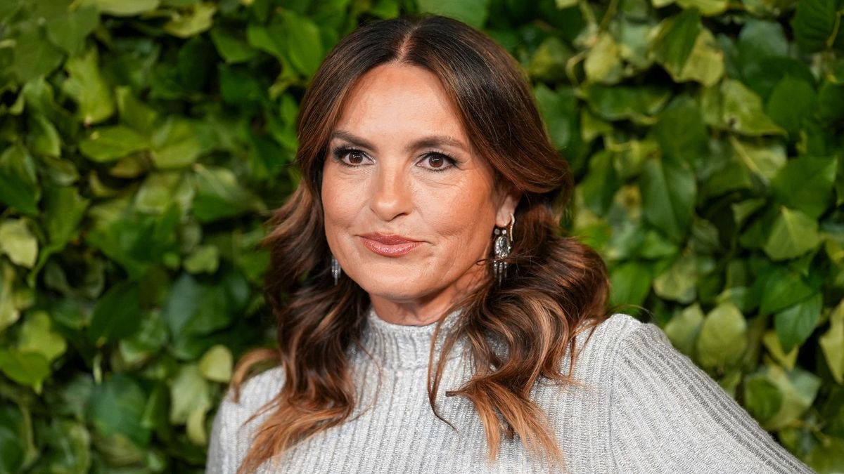 Transform Your Seasonal Decor: Mariska Hargitay's Timeless Thanksgiving Tablescape Inspiration