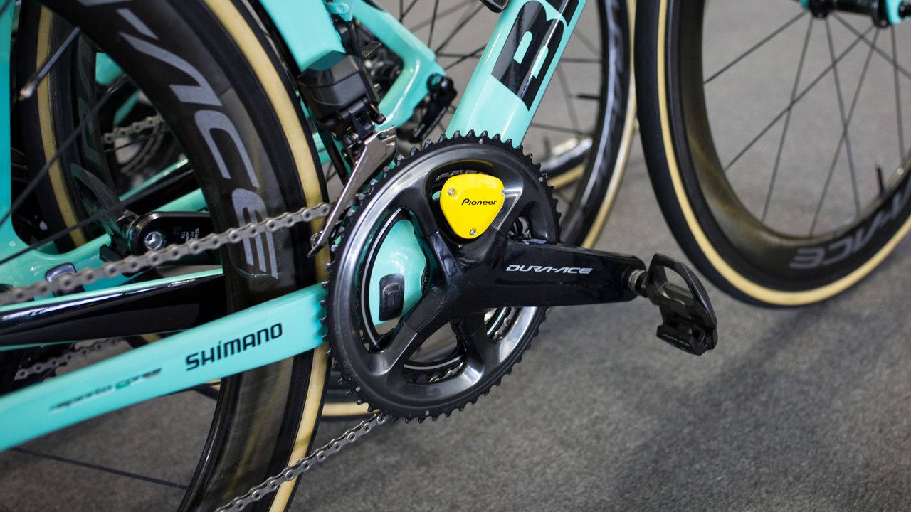 Lotto-Jumbo were using Pioneer meters despite being sponsored by Shimano for components, shoes, kits and sunglasses