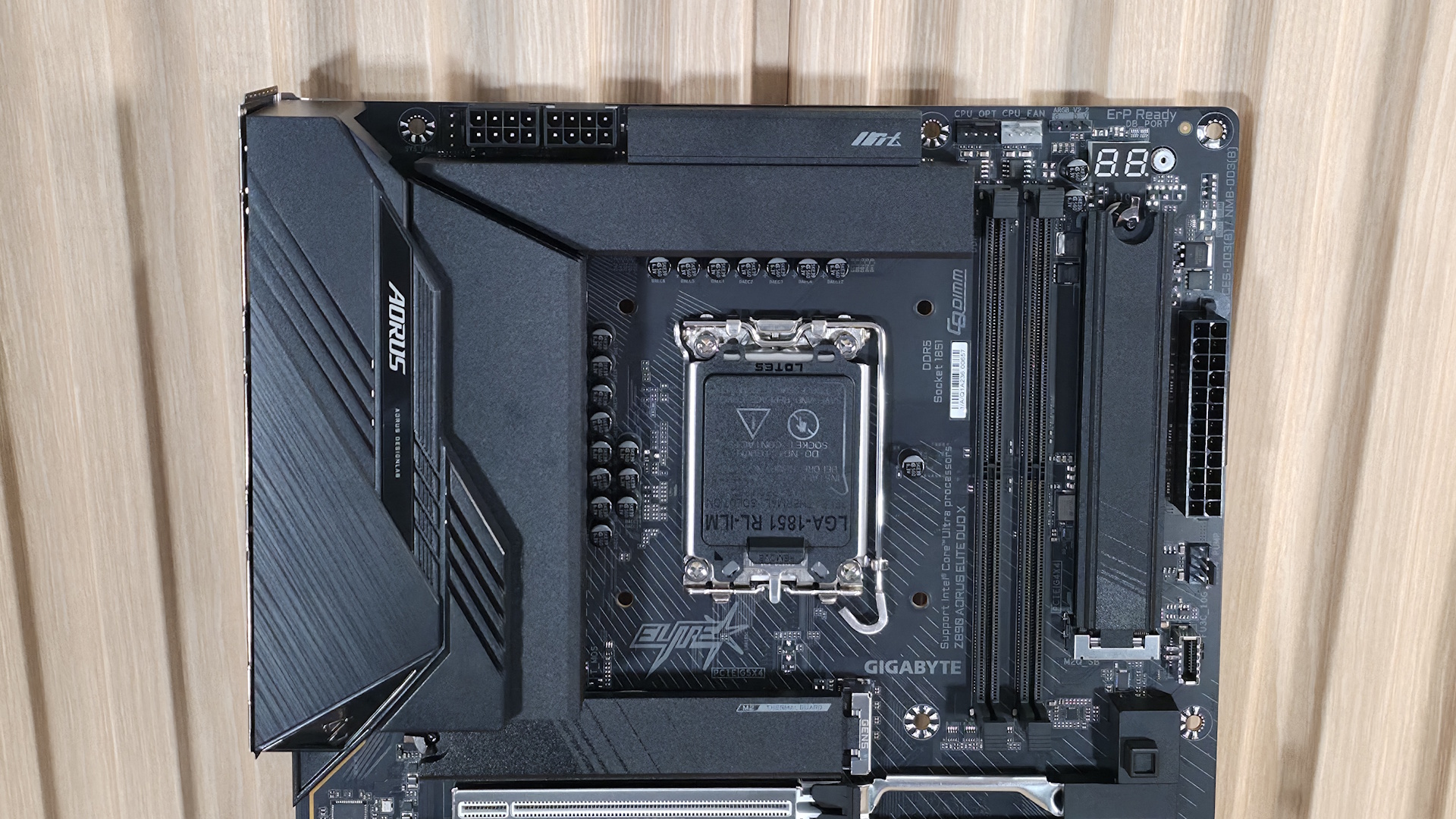 Gigabyte Z890 Aorus Elite Duo X - Top half