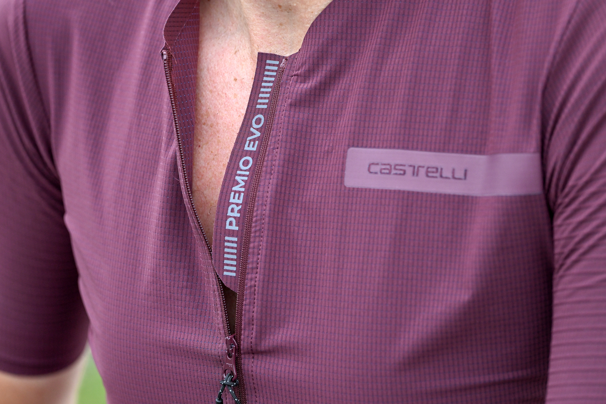 close up of the zip and placket on the Premio Evo Jersey