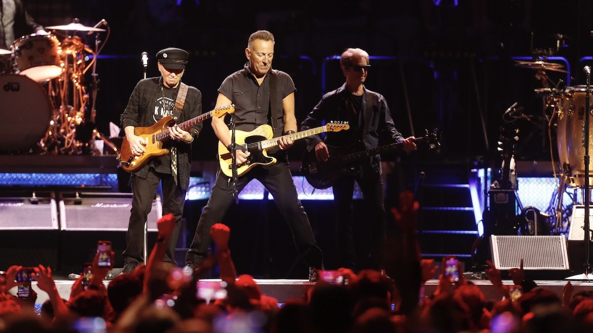 Here are the 28 songs Bruce Springsteen played to kick off his 2023