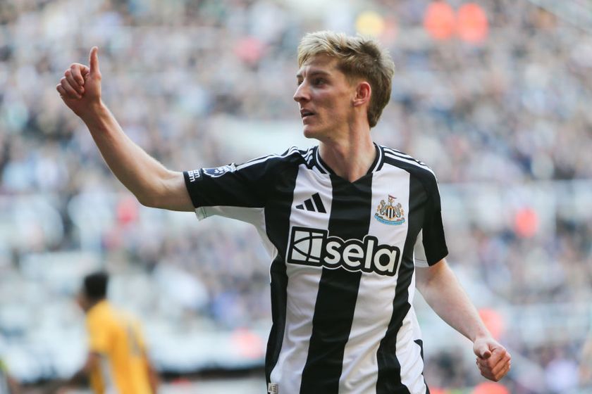 Newcastle United&#039;s Anthony Gordon gestures to the crowd during the Premier League match between Newcastle United and Brighton and Hove Albion at St. James&#039;s Park in Newcastle, United Kingdom, on October 19, 2024.