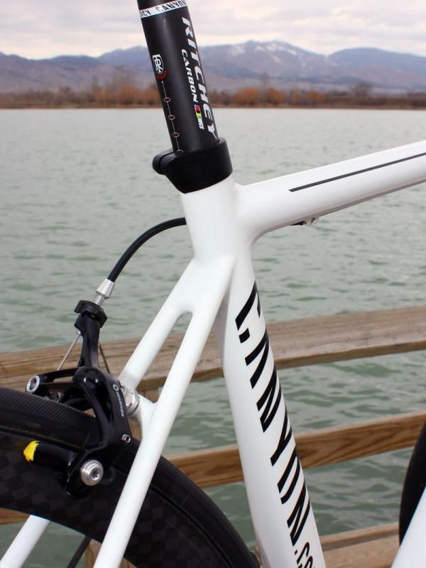 Some might call the Ultimate CF SLX's lines boring or unimaginative but the function is far more important than the form when you're actually riding the thing