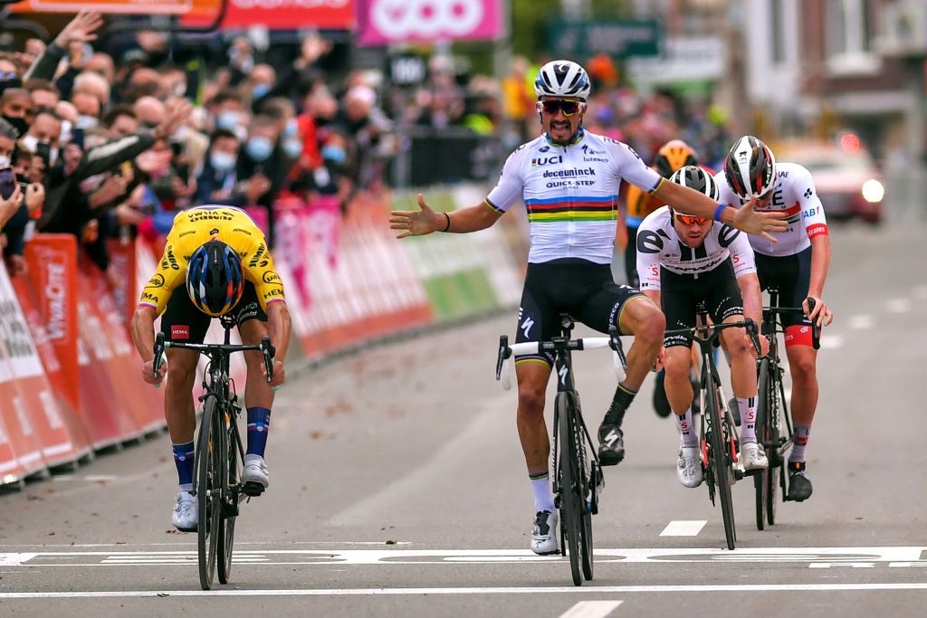 Jumbo-Visma’s Primoz Roglic (left) pips Julian Alaphilippe (Deceuninck-QuickStep) on the line at the 2020 Liège-Bastogne-Liège. Could the world champion’s premature celebration prove to be the difference between the two teams in the final UCI WorldTour team rankings?