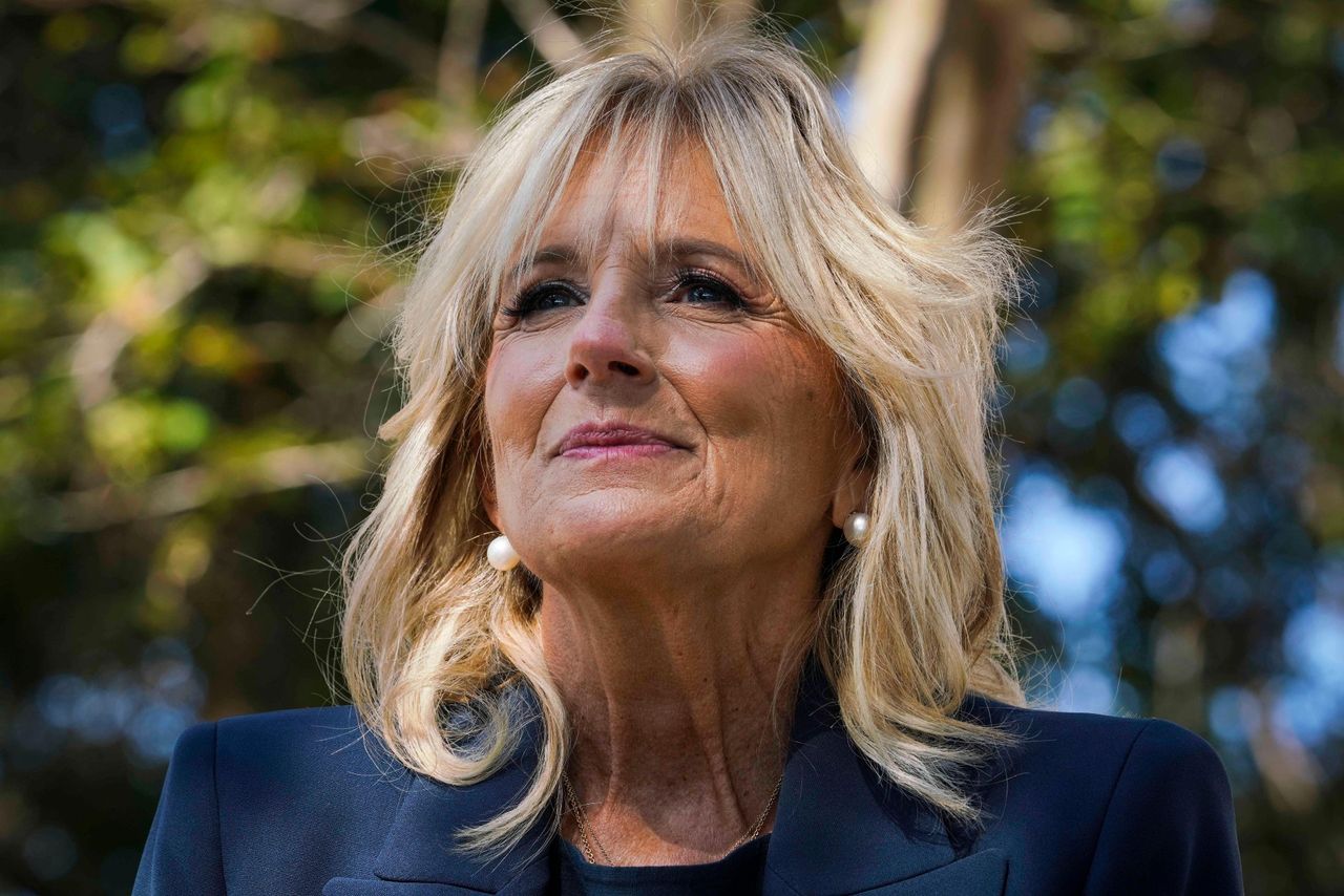 St. Petersburg, Florida, USA. 3rd Nov, 2020. Dr. Jill Biden speaks to reporters during a campaign stop at the Thomas &#039;&#039;Jet&#039;&#039; Jackson Recreation Center, on Election Day, Tuesday, Nov. 3, 2020 in St. Petersburg