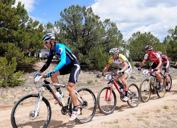 Jeremy Horgan-Kobelski (Gary Fisher/Subaru) being marked by the main contenders.