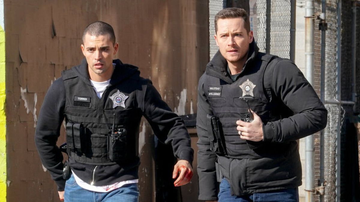 Why Is Jesse Lee Soffer Leaving Chicago PD? HELLO! 