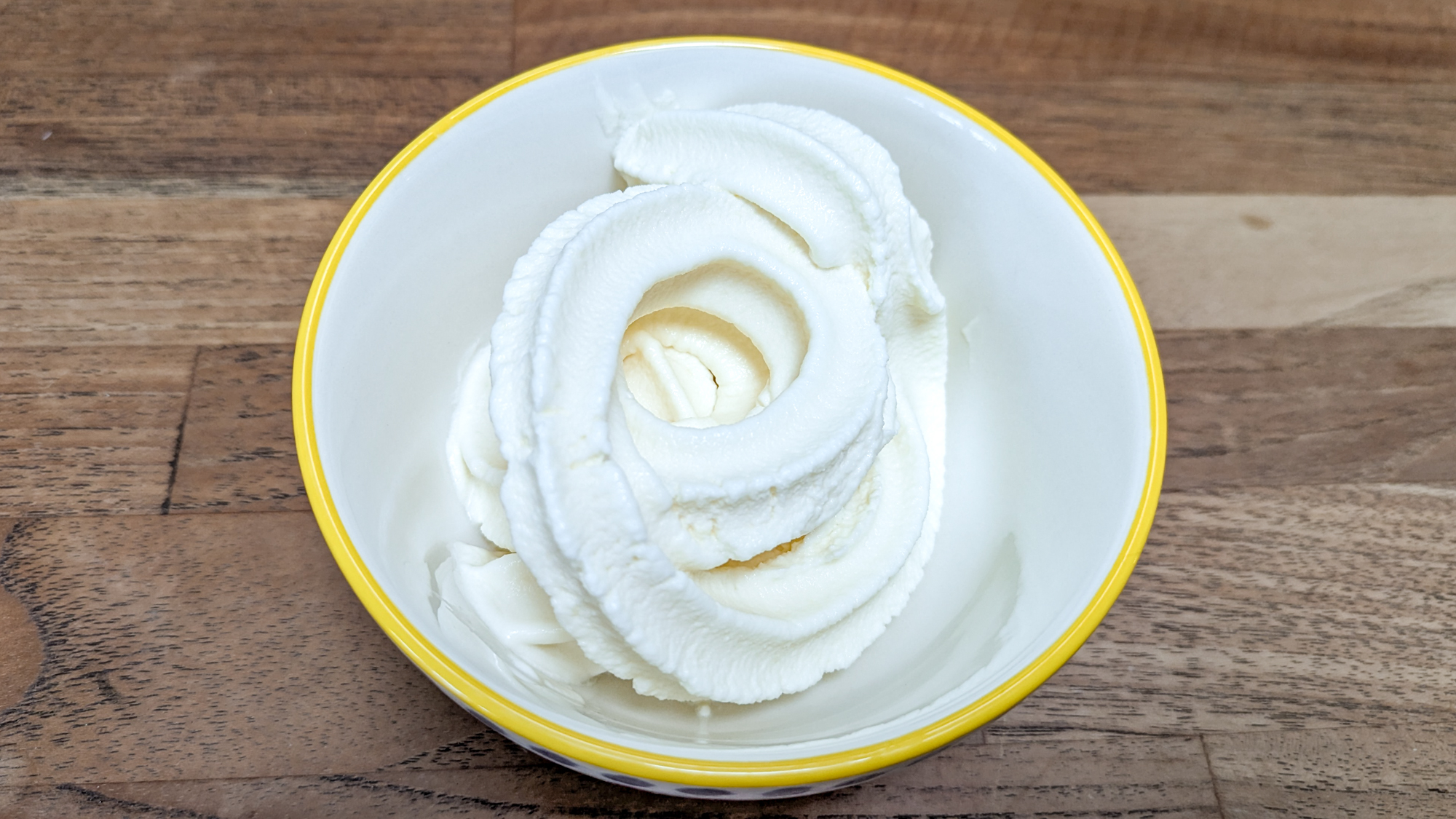 GreenPan Frost &amp;amp; Serve ice cream maker showing frozen yoghurt