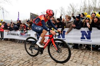Tom Pidcock tackles the cobbles at the 2023 Tour of Flanders