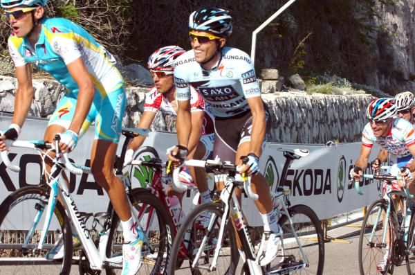 Alberto Contador had to show his teeth to hang