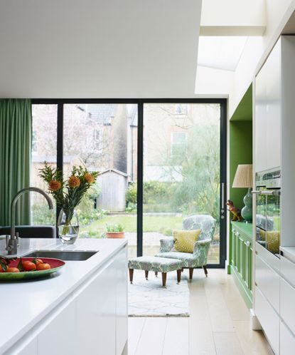 I use this dish soap solution for streak-free windows, fast Homes and