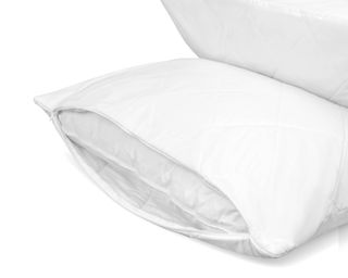 white cotton pillow protectors