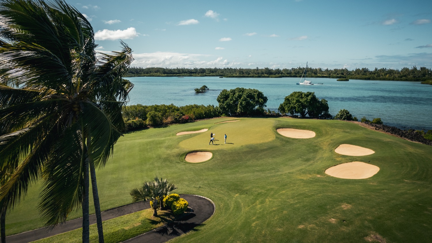 Golf resort: Four Seasons Mauritius at Anahita