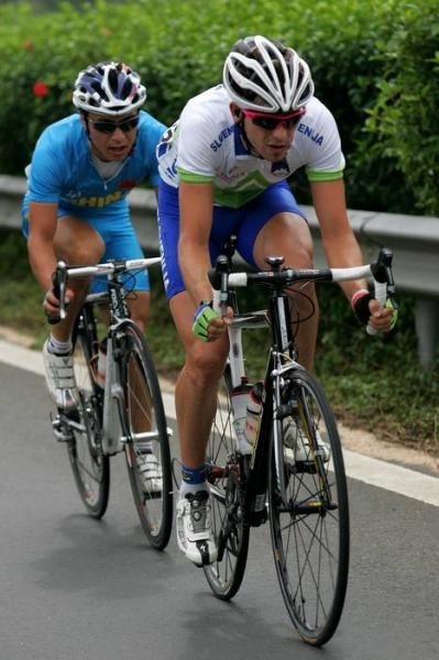 Blaz Furdi (Slovenia) and Jiao Pengda (China) took there chances with 25Km to go.